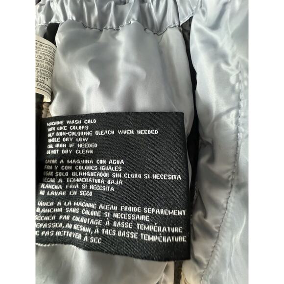Guess Quilted Light Weight Puffer Gray Heart Fob L gorpcore cold weather 60-08 - Picture 11 of 16